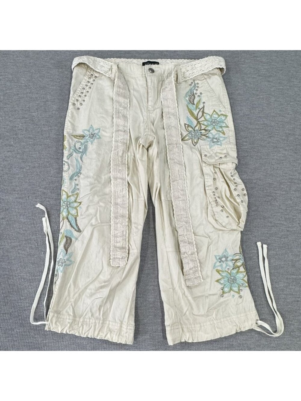 Venus Boho Cargo Capris Womens Size 8 Cream Embroidered Floral Belted Studded